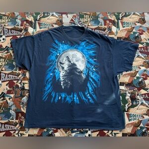 Vintage 90s Men’s Navy Blue Wolf Howling at Moon Graphic Shirt